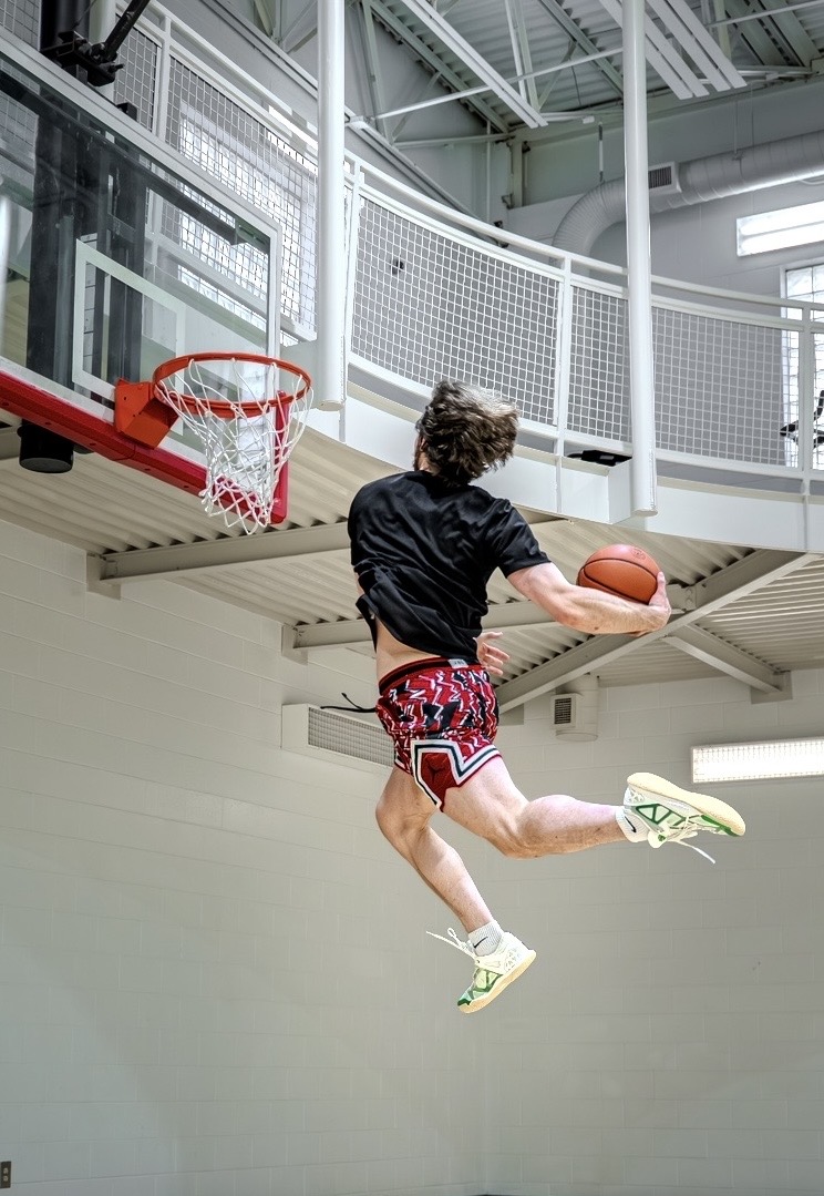 Travis Reynolds dunking in session footage
